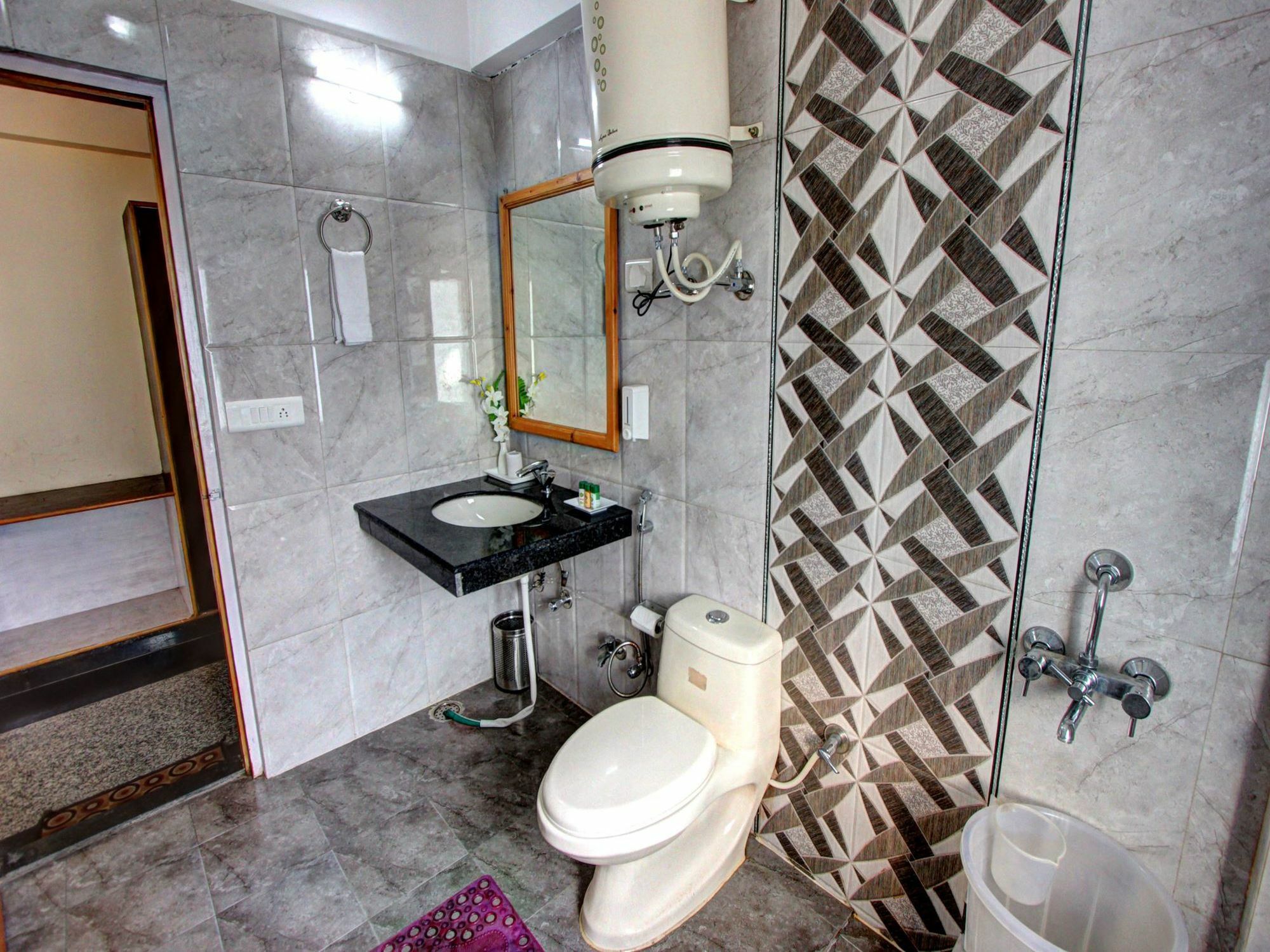 Oyo 6289 Paradise 3* Manali (Himachal Pradesh)