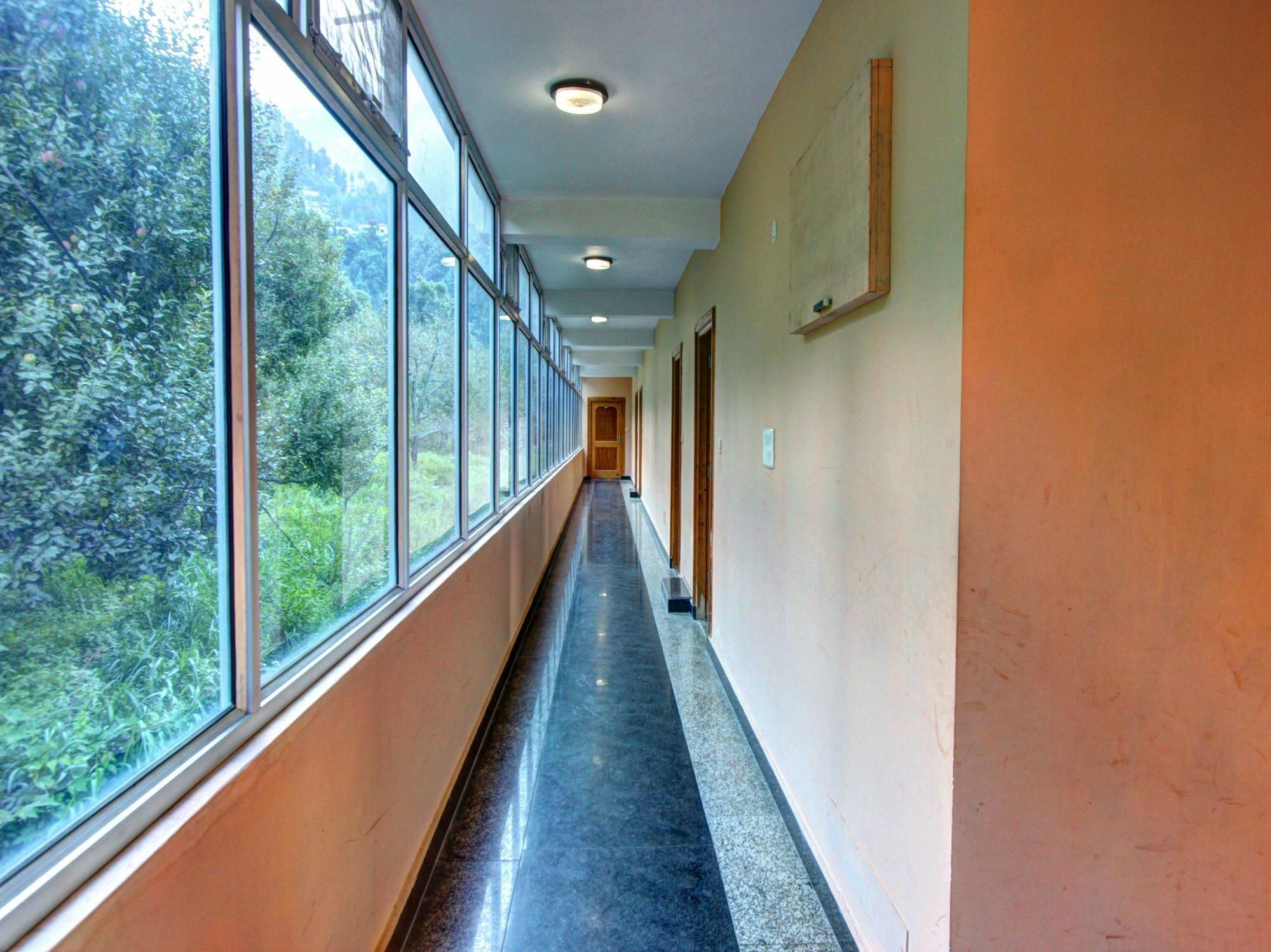 Hotel Oyo 6289 Paradise 3*